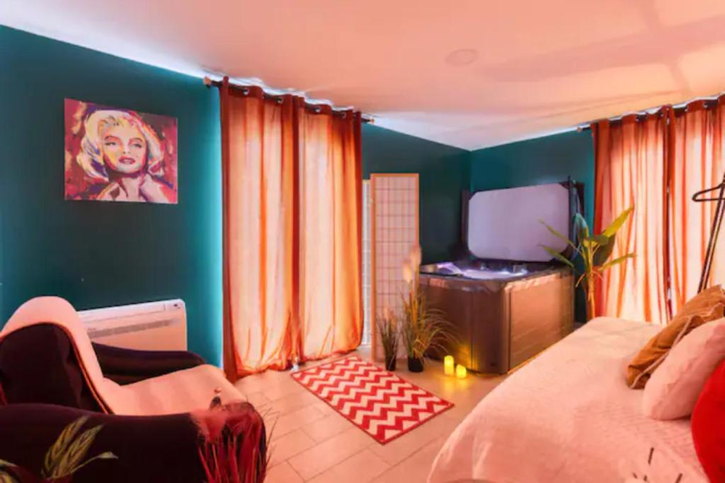 Appartement Suite Marilyn Monroe & SPA - 5P - Proche Disney 38 Rue des champs forts, suite Marilyn new, 77450 Montry 77450 Montry