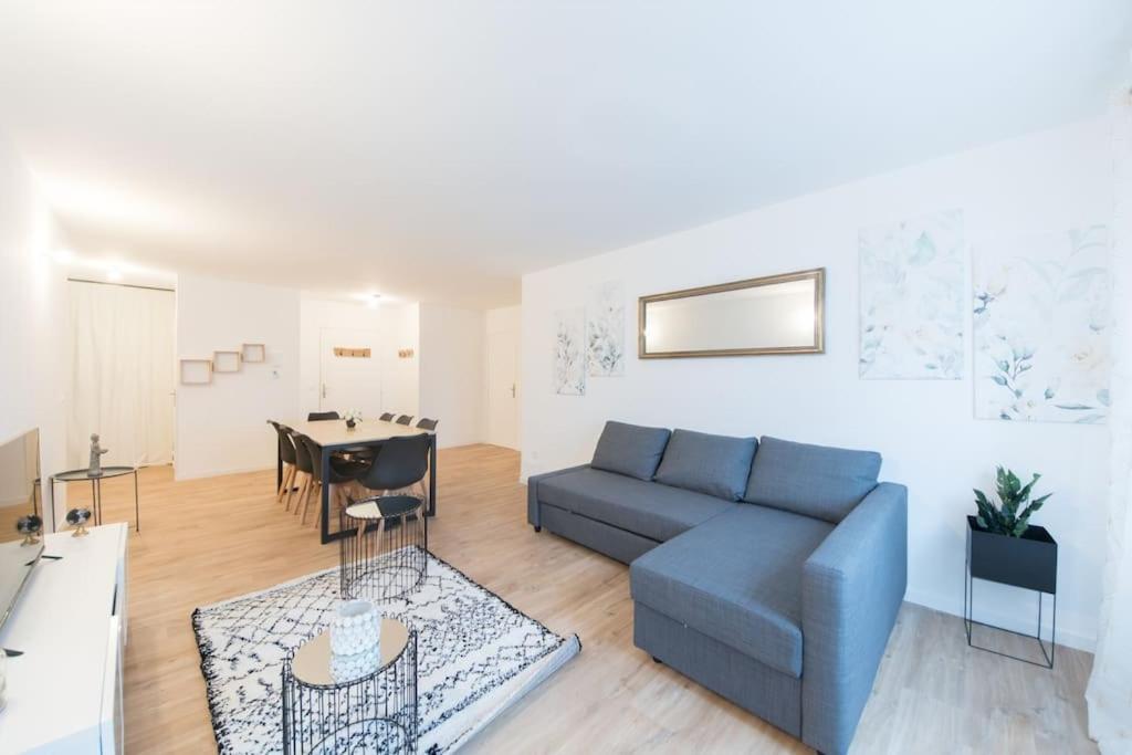 Suite Moderne Familiale 8 Pers - Disney 10m - 2 SDB 17 Avenue du Général de Gaulle, 77600 Bussy-Saint-Georges