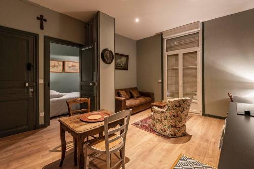 Suite Monopole F1 - Reims centre ville