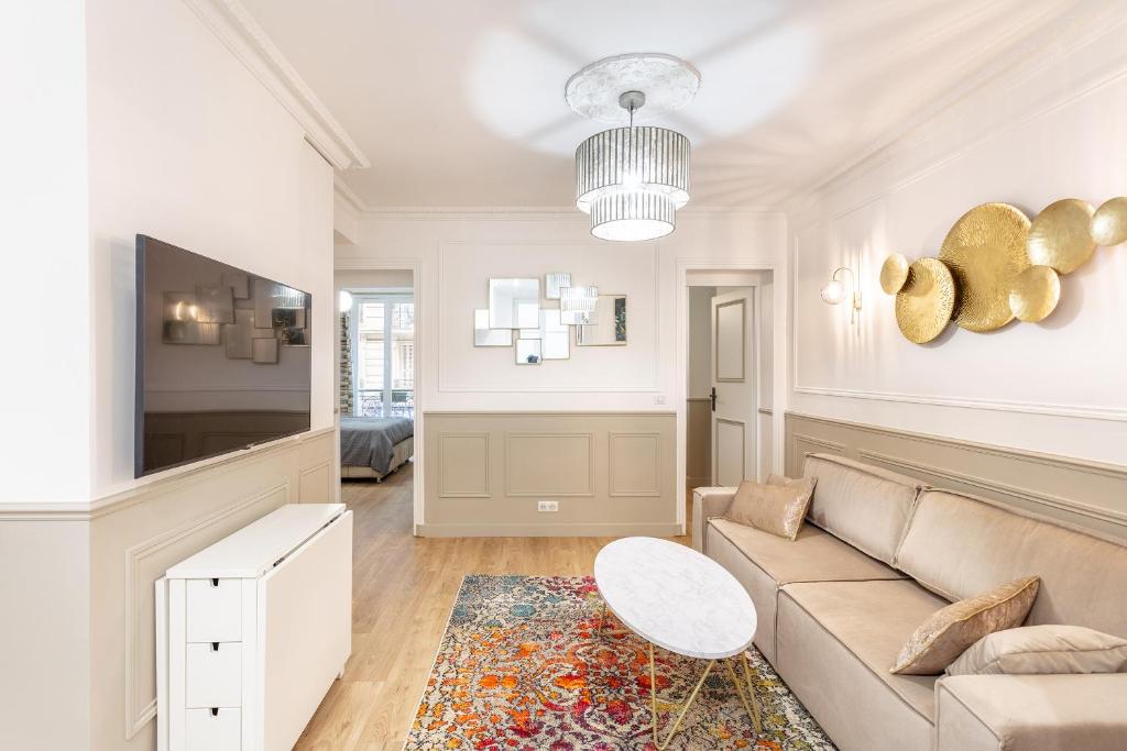 SUITE RAPHAEL Tour Eiffel 15 Rue de Monttessuy, 75007 Paris