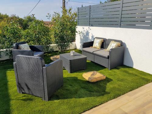 SUITE ROMANTIQUE AVEC JACUZZI BANDOL