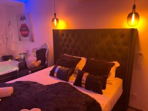 SUITE ROMANTIQUE AVEC JACUZZI BANDOL