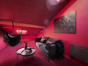 Suite Rouge baiser - Spa & Jacuzzi - Insolite à Saint Etienne