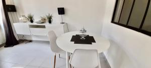 Appartement Suites Rive Gauche - FONTAINEBLEAU CENTRE - Chez Anthony 49 Rue du Château 77300 Fontainebleau Île-de-France