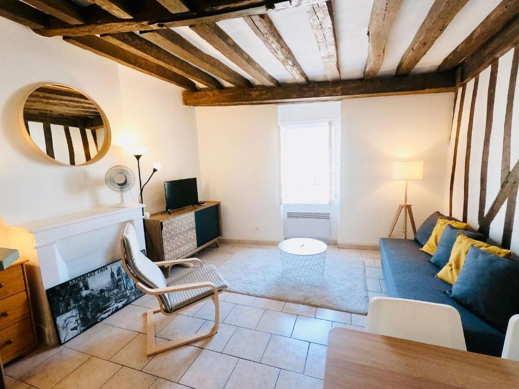 Appartement Suites Rive Gauche - FONTAINEBLEAU RUE GRANDE - Chez Alexis 4 Ruelle Saint-Claude 77300 Fontainebleau