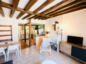 Suites Rive Gauche - FONTAINEBLEAU RUE GRANDE - Chez Alexis