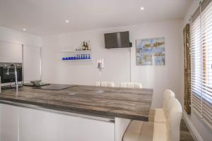 Summer Breeze Apartment, in the Historic Centre of Lagos