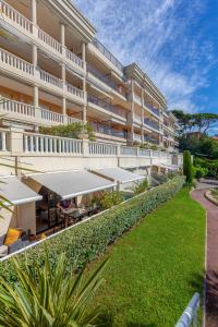Sun Paradis Cannes luxueux 4 pièces 130m2 vue mer panoramique refait à neuf