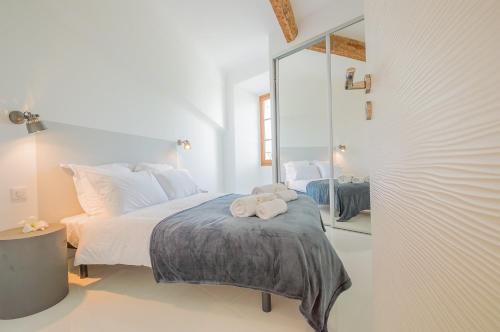 Sunlight Properties - BO - Hyper central, balcony, 5 mins to the beach