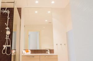Sunlight Properties - BO - Hyper central, balcony, 5 mins to the beach