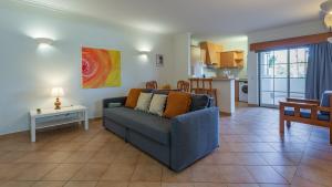 Sunny 1BDR Apartment W/ Balcony & Pool in Portimão by LovelyStay