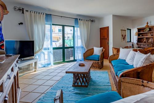 Sunny 2BDR House W/ Private Pool by LovelyStay