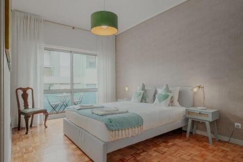 Sunny and Spacious House, 4BD 3Bath Downtown Porto
