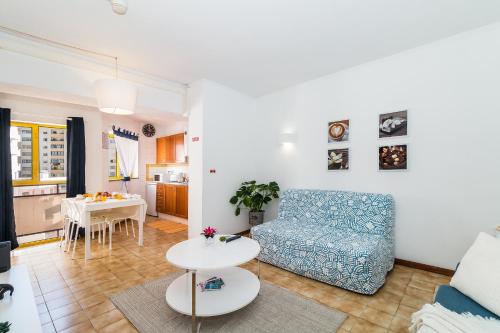 Sunny Apartment W/ Pool in Portimão by LovelyStay