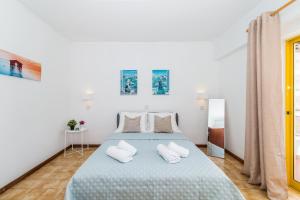 Sunny Apartment W/ Pool in Portimão by LovelyStay