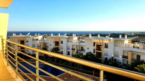Sunny Apartment with sea view in Albufeira