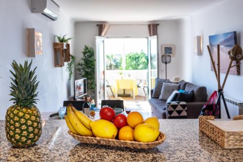 sunny apartment with sea view