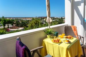 sunny apartment with sea view