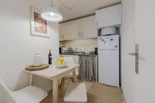 Sunny Bairro Alto & Chiado Apartment, By TimeCooler