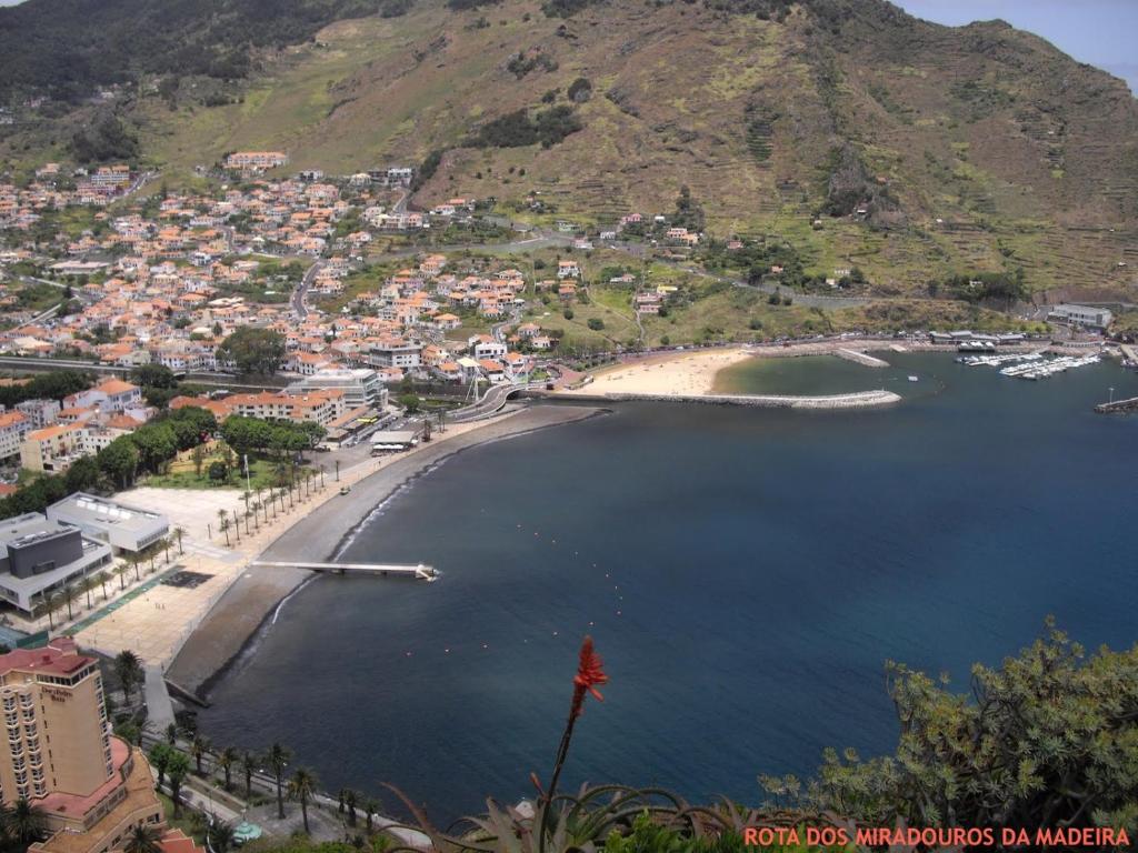 Appartement Sunny flat In Machico city Estrada Francisco Alvares de Nóbrega, 17-E Matur 9200-209 Machico