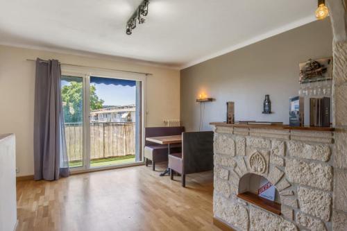 Sunny flat with large balcony and parking close to Toulon center - Welkeys
