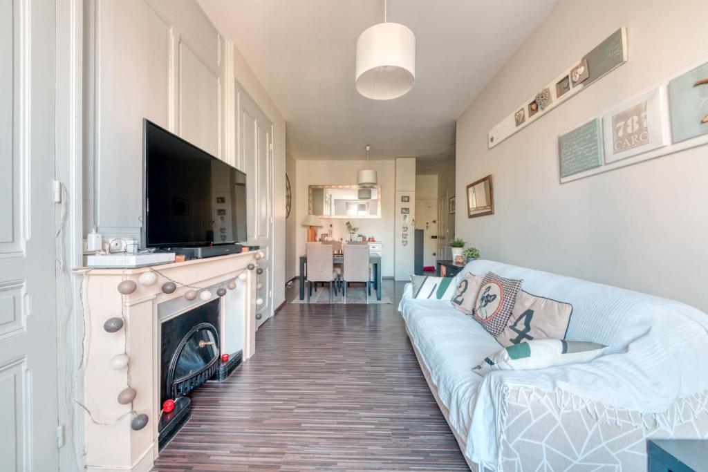 Sunny flat with large balcony and parking close to Toulon center - Welkeys