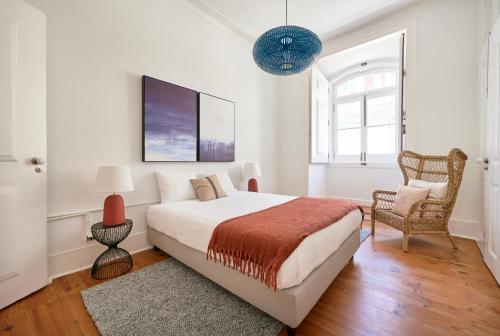 Sunny Pink Street Historical Apt, By TimeCooler