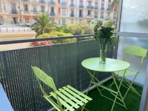 Sunny studio with balcony and AC near the Sea