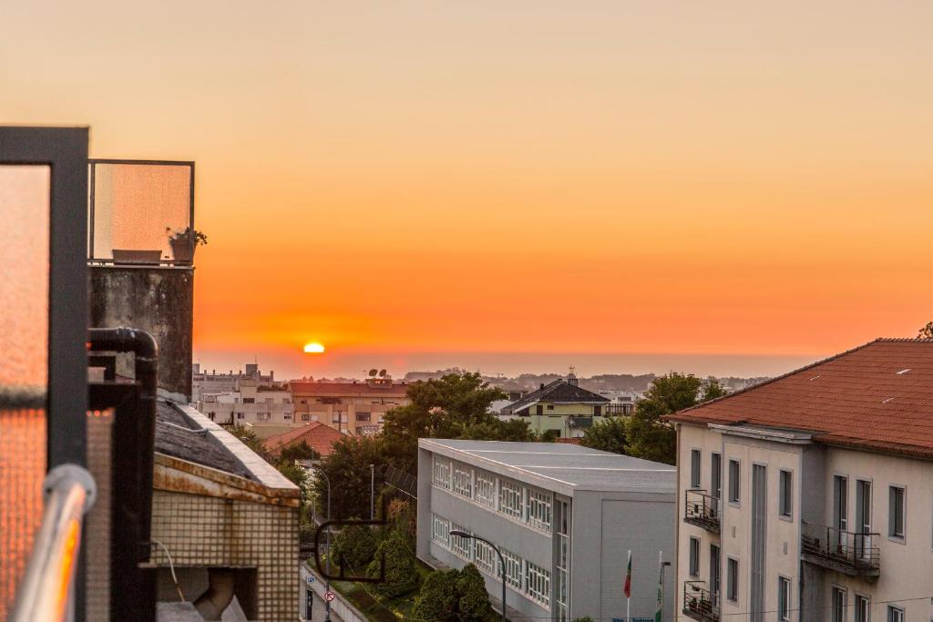 Appartement Sunset Relaxing Apt with terrace, parking & bikes 1453 Rua da Constituição 4º frente 4250-168 Porto