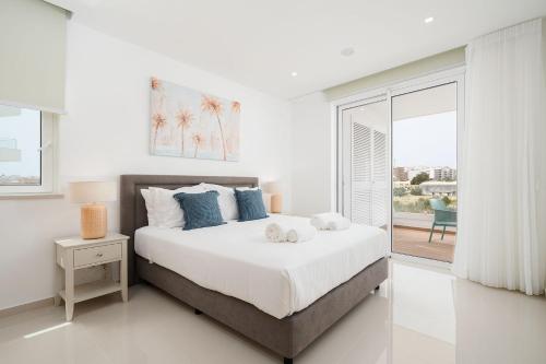 Sunset View Luxury Lagos Apartment, Ideal Homes