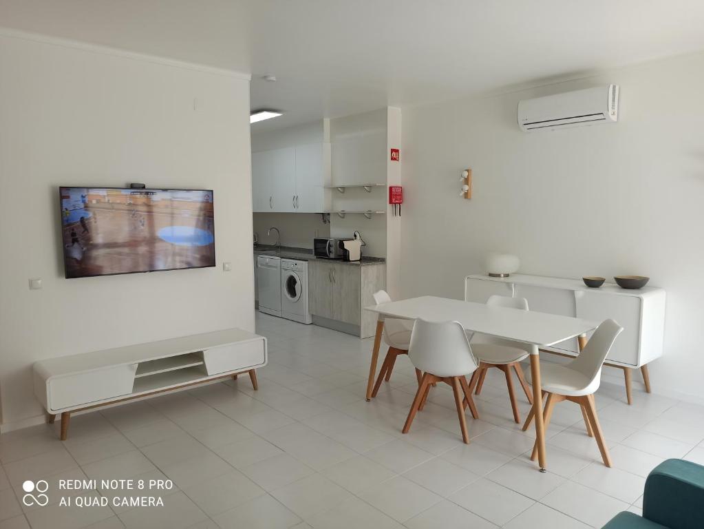 Appartement Sunsethouse102a Avenida Tomás Cabreira - Edifício Torre da Rocha, 102 A - Praia da Rocha 8500-510 Portimão