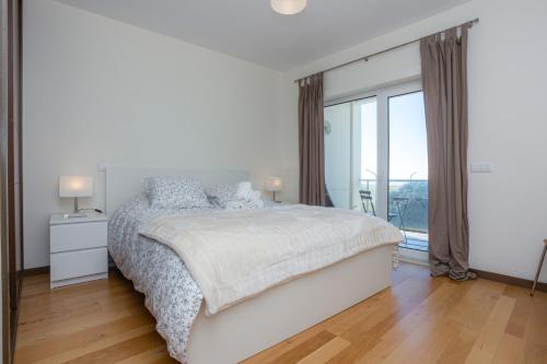 Sunshine Coast Apartment by Rent4All