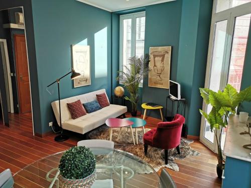 Super 2 bedrooms central apartment prox Palais and sea view