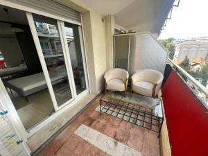 Super 3 Pieces avec grande Terrasse quartier Suquet petit parking