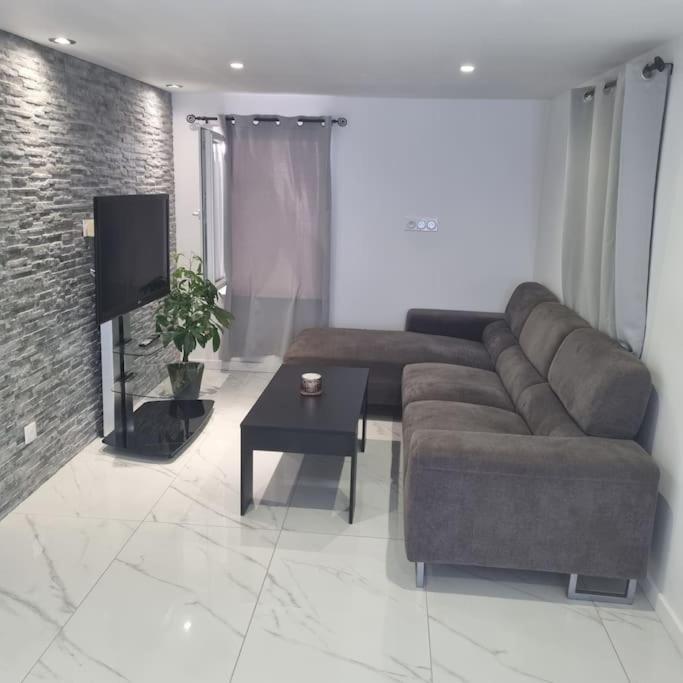 Super bas de maison 317 Avenue Général Leclerc, 83700 Saint-Raphaël