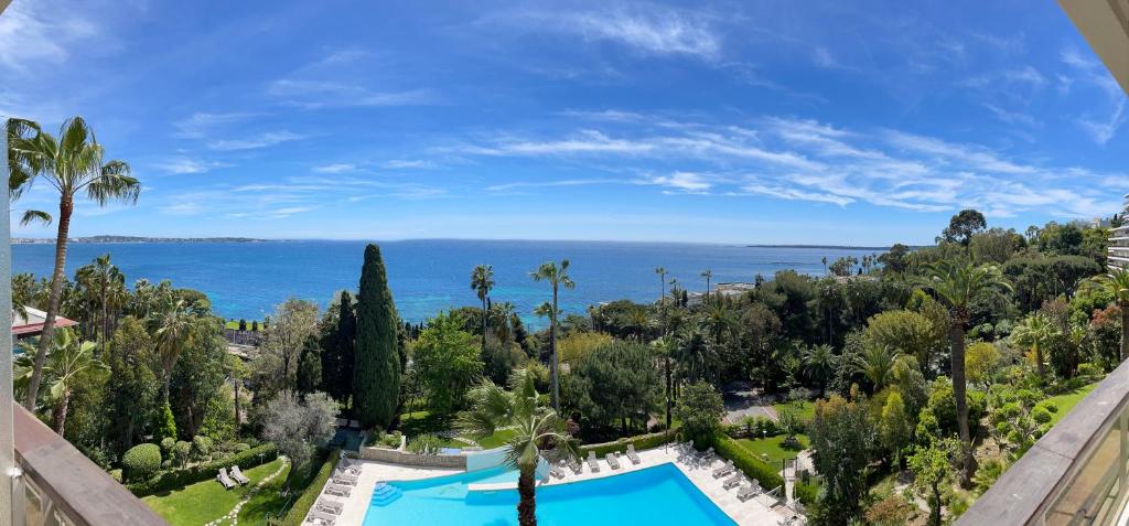 Super Cannes Sea Side 742 Route Route Nationale 7, 06220 Vallauris