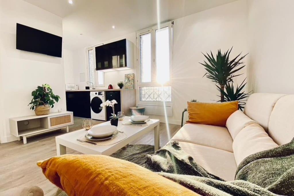Super Central City Apartment