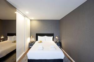 Super Central Flat w/ AC by LovelyStay