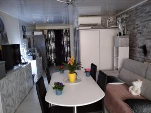 Super Studio bien équipé 80m de la plage au pied des commerces
