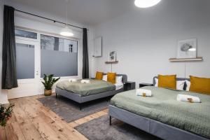 Super Zentral super schöner Altbau im Herzen von Berlin für bis zu 12 Personen