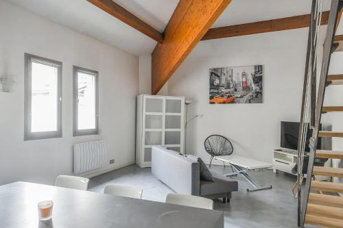 Superb and bright loft at the heart of Avignon - Welkeys