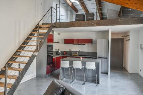 Superb and bright loft at the heart of Avignon - Welkeys