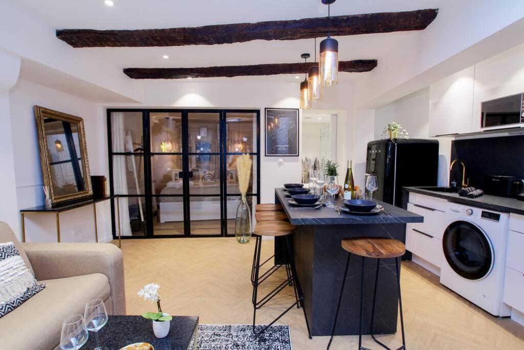 Superb and Cosy 2BR Apt In The Heart Of Paris ! 3P