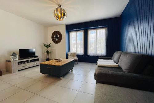 Superb apartment 10 min walk from the castle