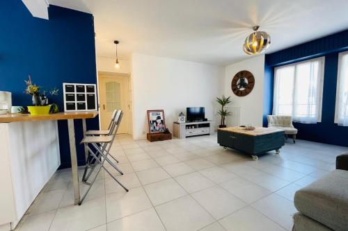 Superb apartment 10 min walk from the castle