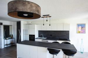 Superb Apartment Near The Port And The Sea