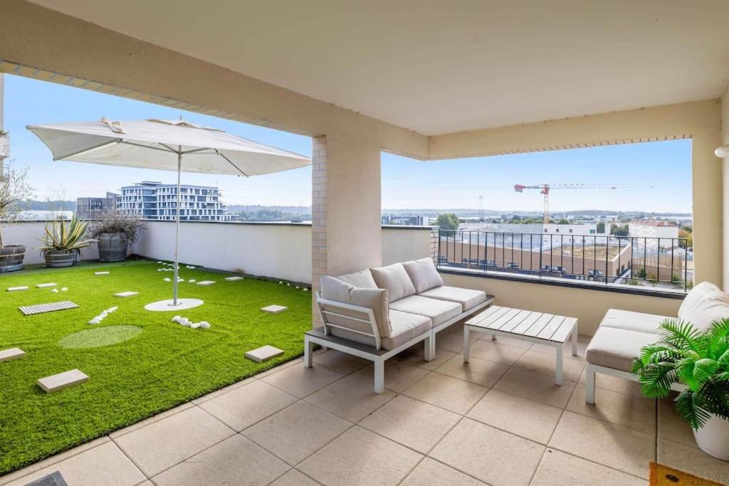 Superb apartment with huge terrace 18 Rue des Maraîchers, 33800 Bordeaux