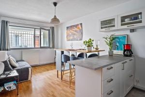 Superb apartment with parking & terrace in Bordeaux center - Welkeys