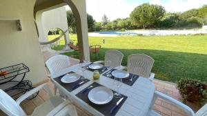 Superb Apartment with patio and pool view - BM
