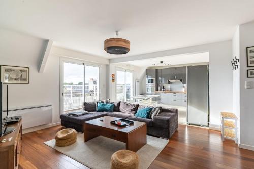 Superb Apt With Balcony And Nice View